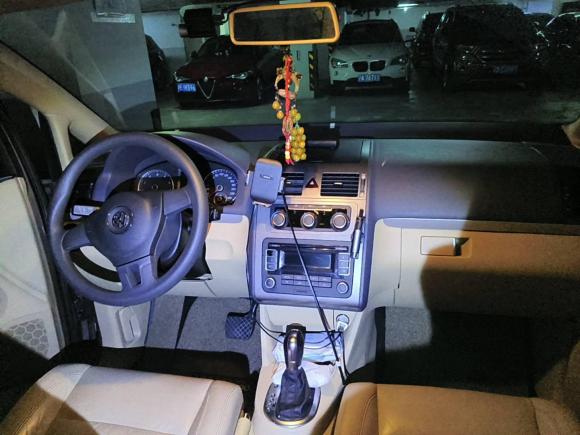 [上海·沪A] 二手大众途安2011款 1.4T DSG智雅版5座