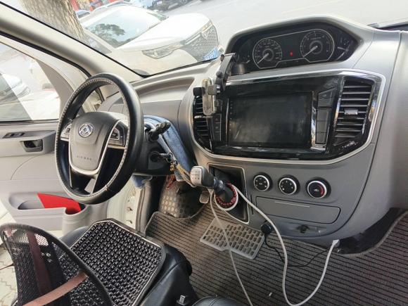 [宁波·浙B] 二手上汽大通MAXUS新途V802021款 2.0T 手动经典傲运通短轴中顶5/6座