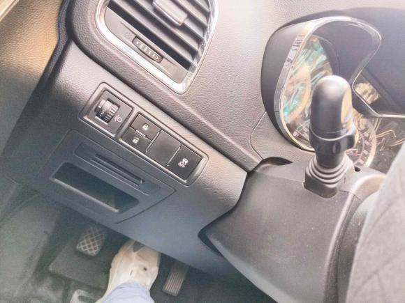 [武汉·鄂A] 二手宝骏宝骏5602015款 1.8L 手动精英型