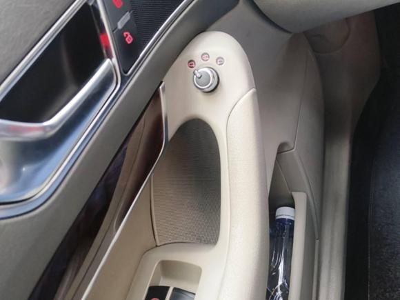 [广州·粤W] 二手奥迪奥迪A6L2011款 2.0 TFSI 自动标准型