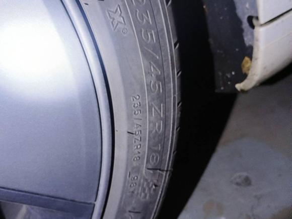 [上海·沪A] 二手特斯拉Model 32021款 标准续航后驱升级版 3D6