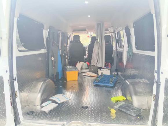 [杭州·浙A] 二手上汽大通MAXUS新途V802023款 2.0T AMT经典傲运通长轴中顶6/7/8/9座