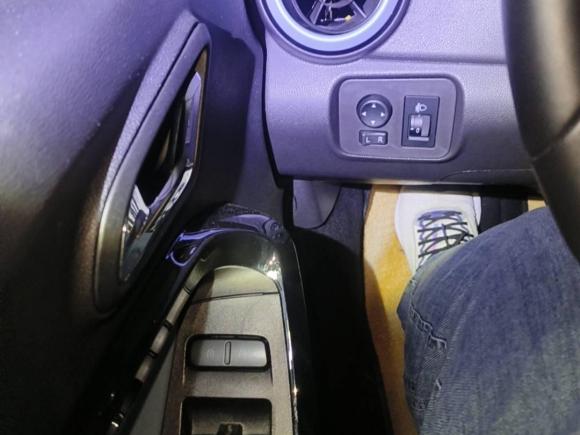 [杭州·浙A] 二手奇瑞新能源小蚂蚁2022款 甜粉款 半糖版 磷酸铁锂 30kW 301km