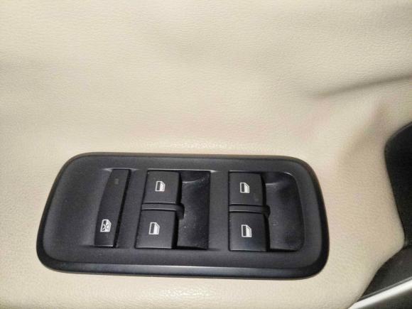 [成都·川A] 二手名爵锐腾2015款 1.5TGI TST豪华版