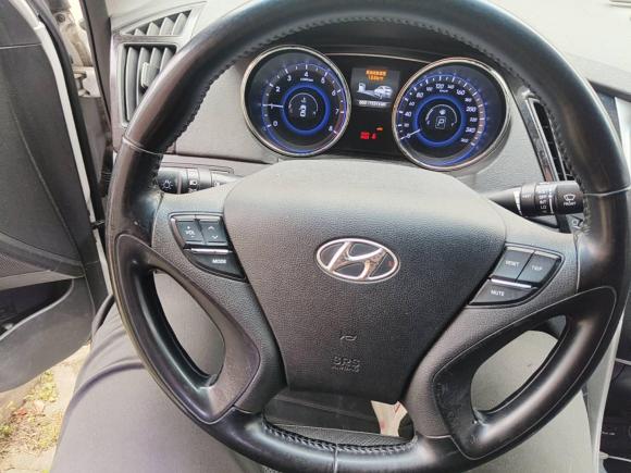 [上海·湘F] 二手现代索纳塔2013款 2.0L 自动豪华版