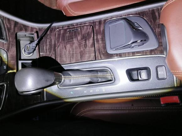 [上海·苏J] 二手别克君越2013款 2.4L SIDI豪华舒适型