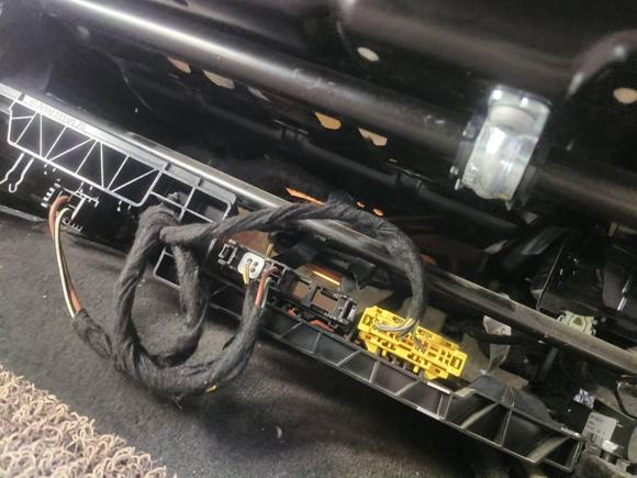 [杭州·浙M] 二手奔驰奔驰R级2015款 R 400 4MATIC 商务型