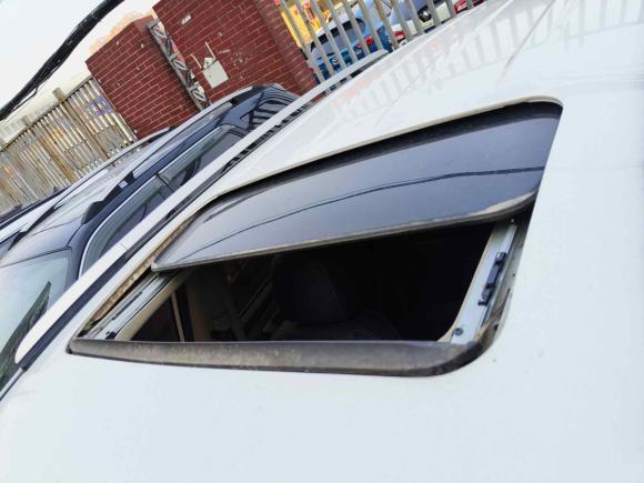 [武汉·鄂A] 二手吉利汽车远景X62016款 1.8L 手动豪华型