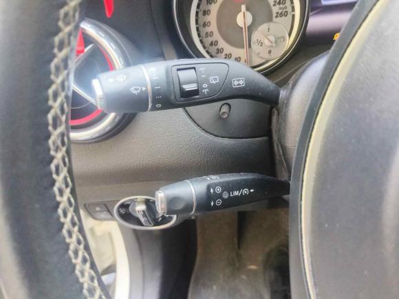 [广州·粤A] 二手奔驰奔驰GLA2016款 GLA 220 4MATIC 时尚型