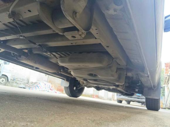 [佛山·粤E] 二手大通新途V802015款 2.5T 手动傲运通版短轴中顶