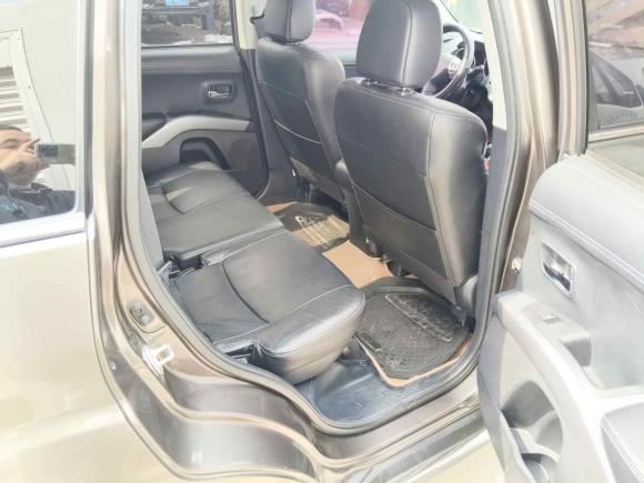 [青岛·鲁U] 二手三菱欧蓝德(进口)2012款 劲界 2.4 时尚导航版