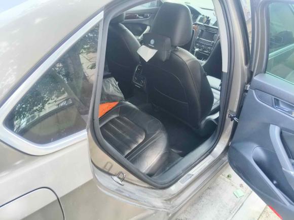 [上海·皖A] 二手大众帕萨特2011款 1.8TSI DSG御尊版
