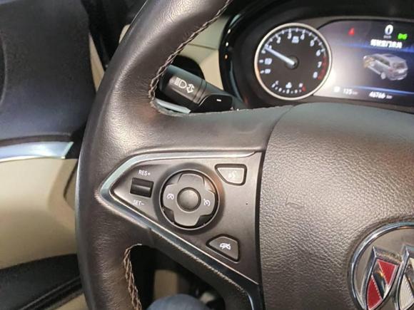 [武汉·鄂A] 二手别克别克GL82023款 陆上公务舱 尊贵型