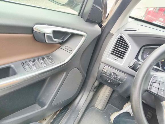 [广州·粤A] 二手沃尔沃沃尔沃XC602016款 T5  智远版