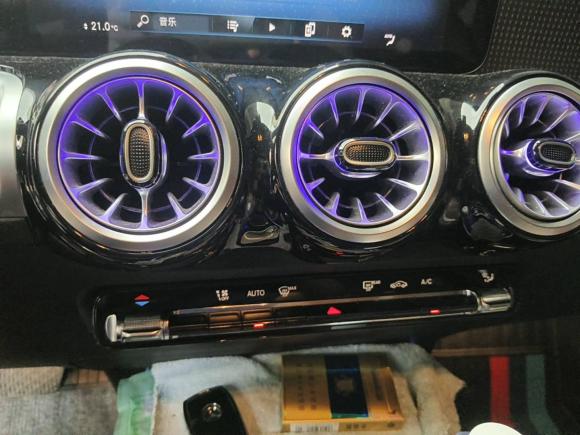 [广州·粤A] 二手奔驰奔驰GLB2022款 GLB 220 时尚型