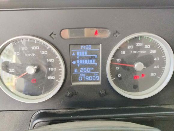 [武汉·鄂A] 二手依维柯依维柯得意2020款 2.5T A35客车双胎中顶5-9座侧移门国V