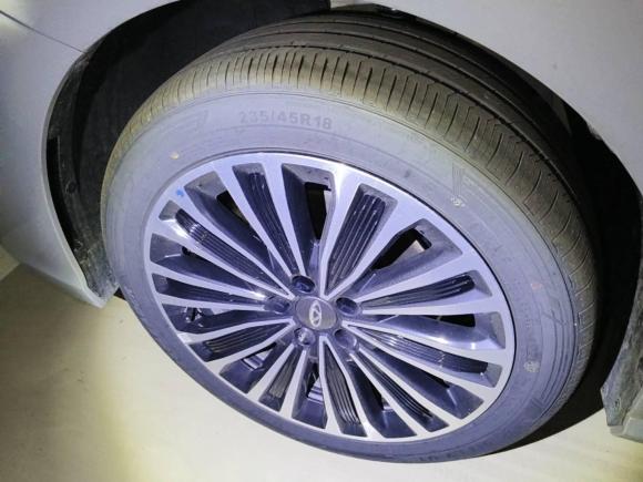 [广州·粤A] 二手奇瑞风云A8L2025款 1.5TGDI 145km 豪华型