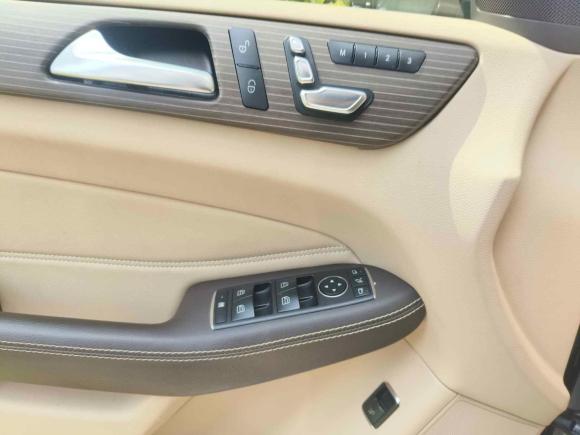 [广州·琼A] 二手奔驰奔驰GLE2018款 GLE 400 4MATIC 臻藏版