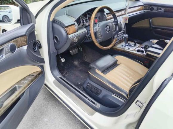 [上海·川G] 二手大众辉腾2011款 3.6L V6 4座加长Individual版