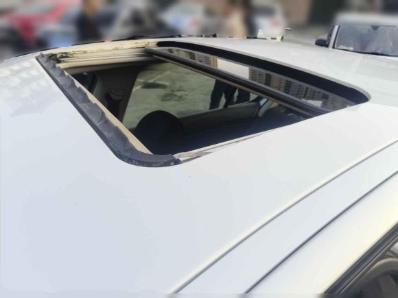 [西安·陕U] 二手标致标致4082013款 2.0L 自动豪华版