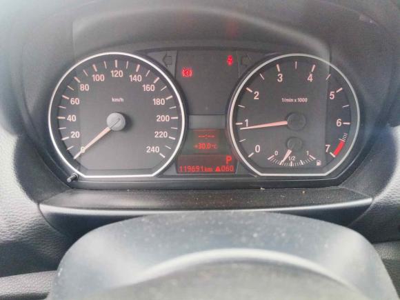 [上海·皖F] 二手宝马宝马1系2011款 120i 双门轿跑车