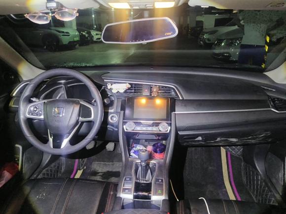 [成都·川A] 二手本田思域2016款 220TURBO 手动豪华版