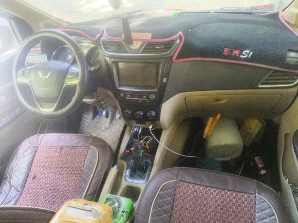 [青岛·鲁H] 二手五菱汽车五菱宏光2015款 1.5L S1舒适国V