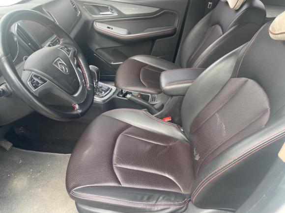 [广州·粤D] 二手宝骏宝骏5602016款 1.8L iAMT豪华型