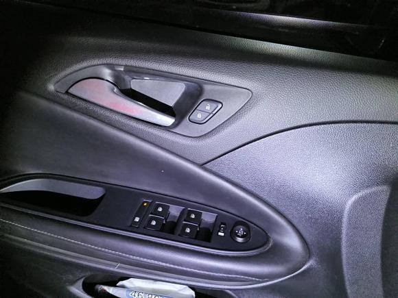 [上海·沪B] 二手别克威朗2015款 三厢 20T 双离合精英型