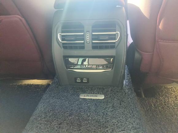 [上海·沪A] 二手宝马宝马i32024款 eDrive 35 L