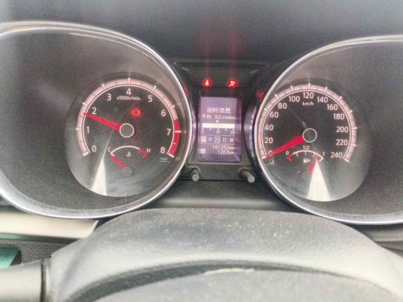 [青岛·鲁B] 二手启辰启辰T702015款 2.0L CVT睿行版