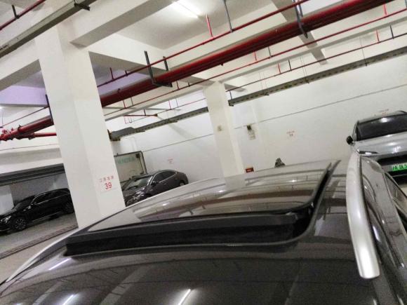 [南通·苏F] 二手红旗红旗HS52022款 2.0T 智联旗领版