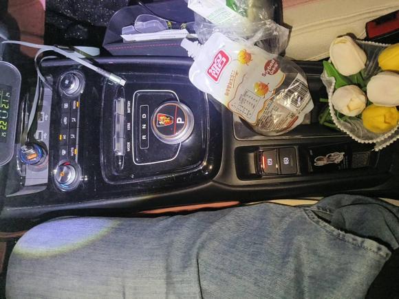 [杭州·浙A] 二手荣威荣威Ei52018款 互联网豪华版