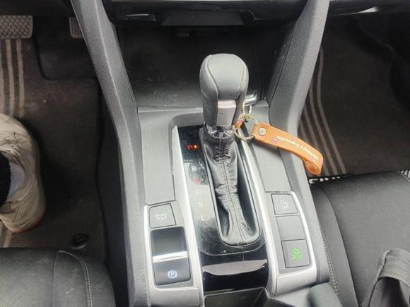 [武汉·鄂A] 二手本田思域2016款 220TURBO CVT豪华版