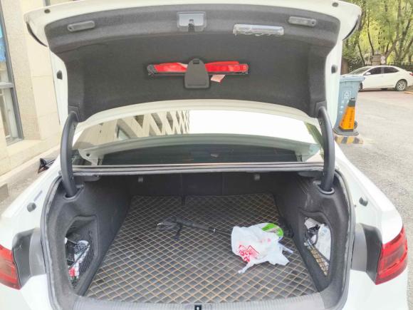 [杭州·浙A] 二手奥迪奥迪A4L2017款 40 TFSI 时尚型