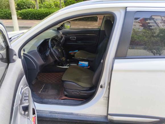 [济南·鲁A] 二手三菱欧蓝德2017款 2.0L 两驱荣耀版 5座