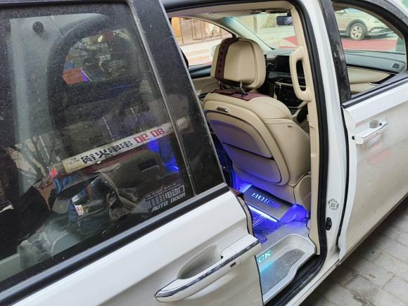 [西安·陕A] 二手别克别克GL82023款 ES陆尊 豪华型