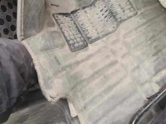 [嘉兴·浙F] 二手大通新途V802019款 2.5T经典款6挡手动厢式货车VAN短轴中顶2/3座