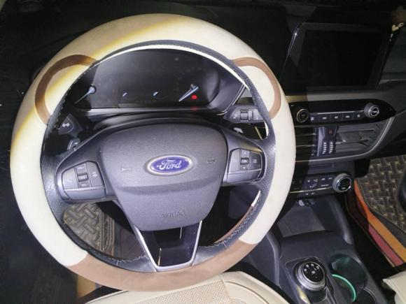 [青岛·鲁B] 二手福特福克斯2019款 三厢 EcoBoost 180 自动锋潮型