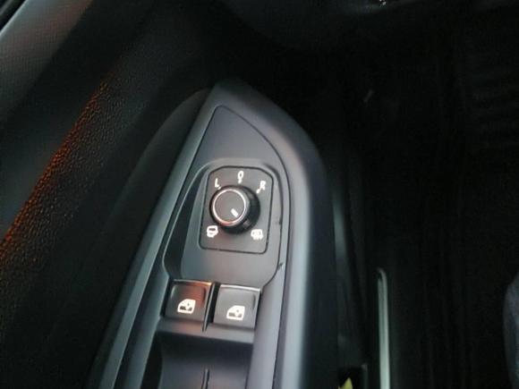 [上海·苏U] 二手大众帕萨特2022款 330TSI 豪华版