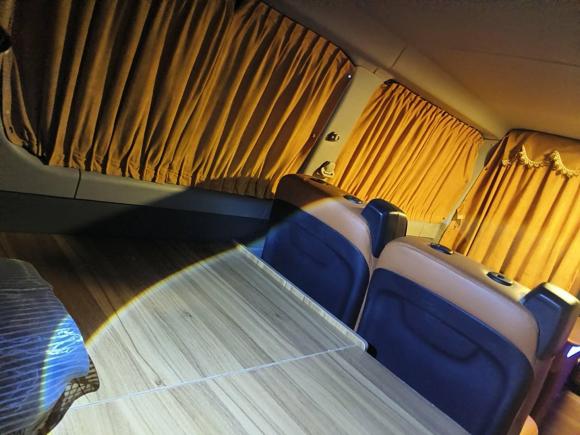 [济南·鲁A] 二手上汽大通MAXUS新途V802021款 2.0T AMT经典傲运通短轴超低顶5/6座