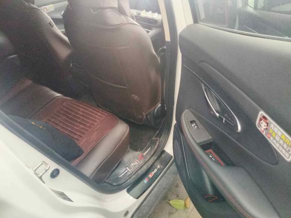 [深圳·甘L] 二手长安长安UNI-T2020款 1.5T 尊贵型