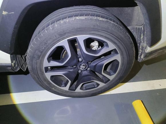 [成都·川A] 二手丰田RAV4荣放2020款 2.0L CVT两驱尊贵版