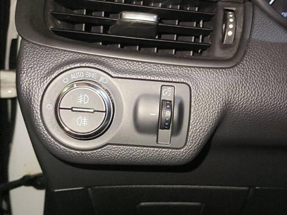 [广州·粤A] 二手别克昂科威Plus2014款 28T 四驱全能运动旗舰型