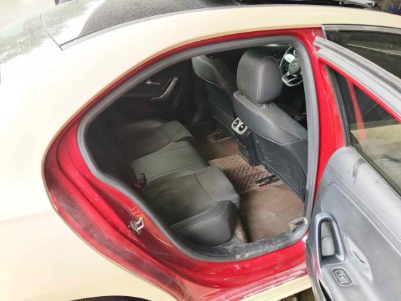 [南昌·赣A] 二手奔驰奔驰A级2020款 改款 A 200 L 运动轿车时尚型