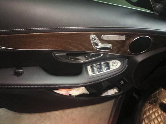 [广州·粤A] 二手奔驰奔驰GLC2020款 改款 GLC 260 L 4MATIC 豪华型