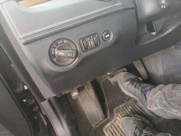 [上海·沪D] 二手克莱斯勒克莱斯勒300C2016款 3.0L 超越版