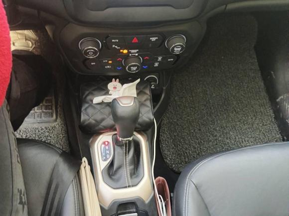 [嘉兴·浙F] 二手Jeep自由侠2018款 互联大屏版 180T 自动智能版