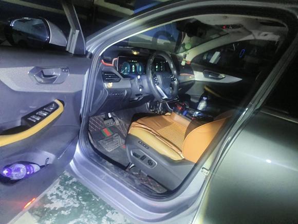 [苏州·苏U] 二手北京汽车北京X72020款 1.5TD DCT致领版