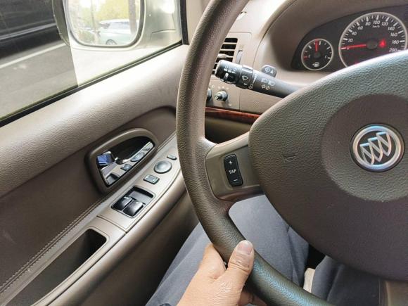 [上海·沪A] 二手别克别克GL82011款 2.4L CT舒适版